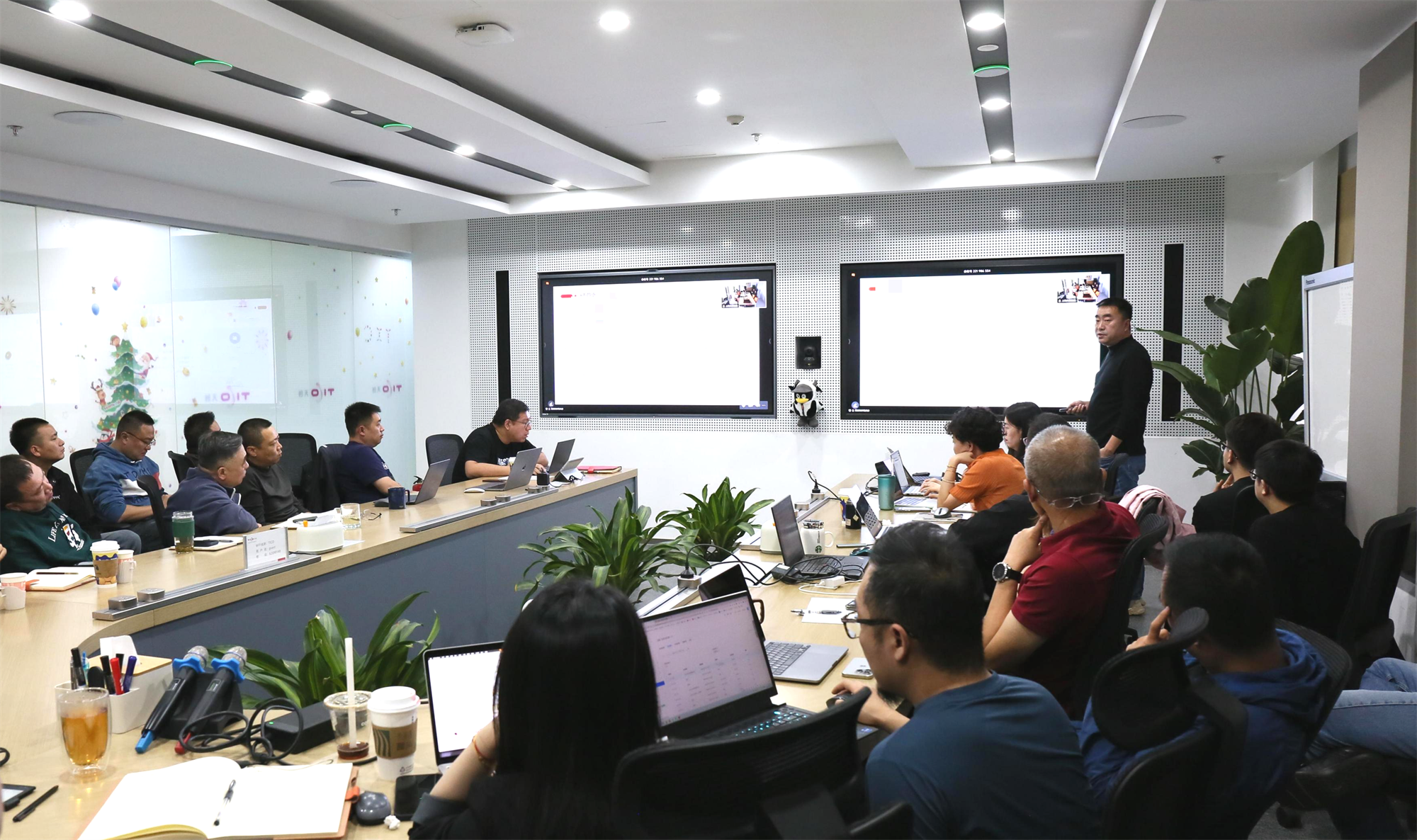 U95A9561(1).png U95A9561(1).png